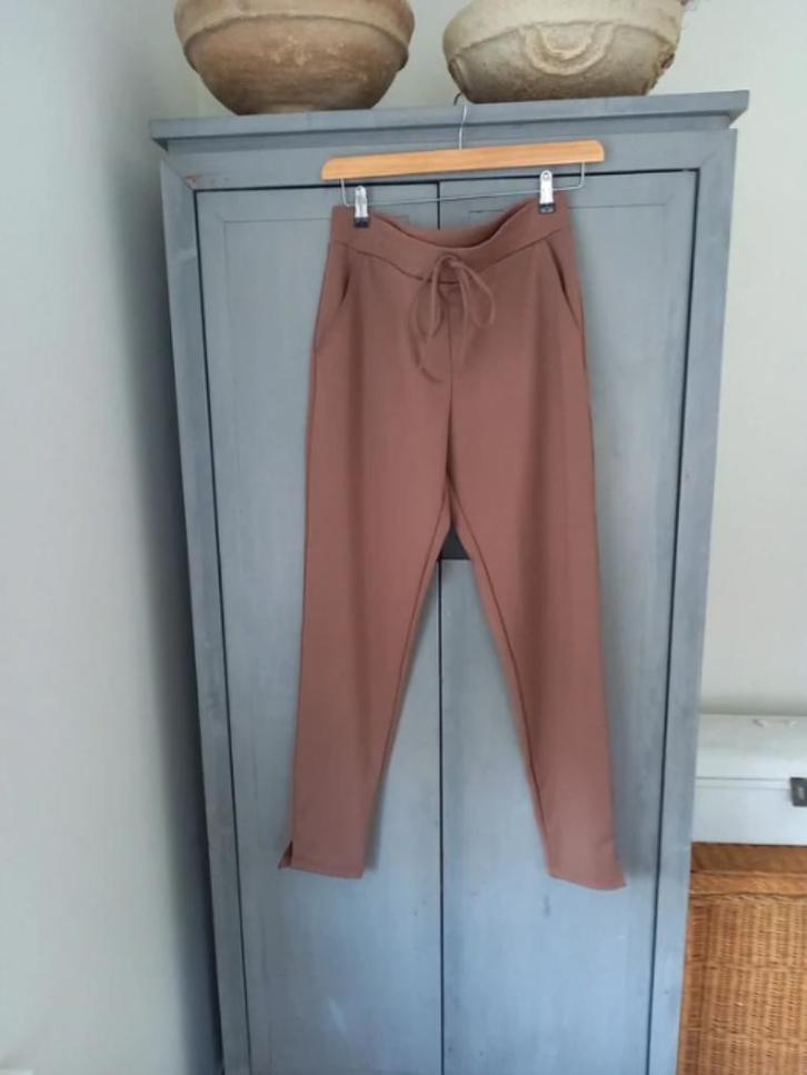 CC Culture broek 40 / 42, Kleding | Dames, Broeken en Pantalons, Zo goed als nieuw, Maat 38/40 (M), Beige, Lang, Ophalen of Verzenden