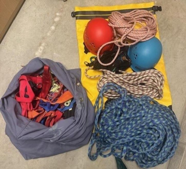 Canyoning materiaal : wetsuits, rugzak, klimmateriaal ..., Sport en Fitness, Klimsport, Gebruikt, Klimsport-accessoire, Ophalen of Verzenden