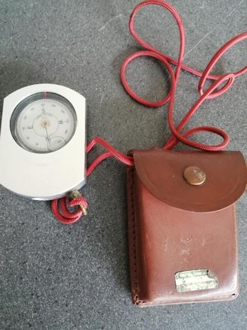 VINTAGE SUUNTO KOMPAS KB-14/360 INCL. HOESJE IN TOPSTAAT
 beschikbaar voor biedingen
