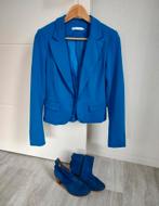 Blauw jasje met blauwe schoenen, Ophalen of Verzenden, Zo goed als nieuw, Maat 38/40 (M), Blauw
