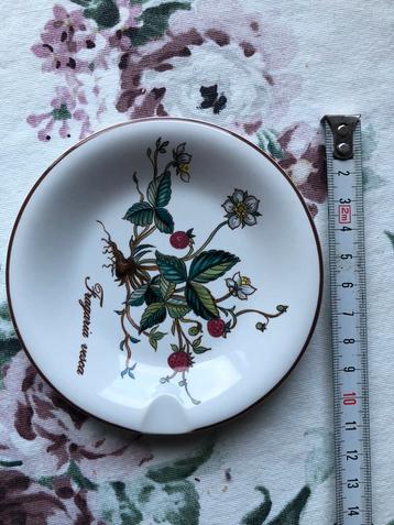 Schaaltje/asbakje aardbei beschikbaar voor biedingen