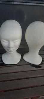 2 pruiken koppen piepschuim, Ophalen, Gebruikt, Pruik of Haarverlenging