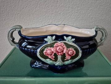 Mooie art nouveau Jugendstil majolica keramiek jardiniere beschikbaar voor biedingen