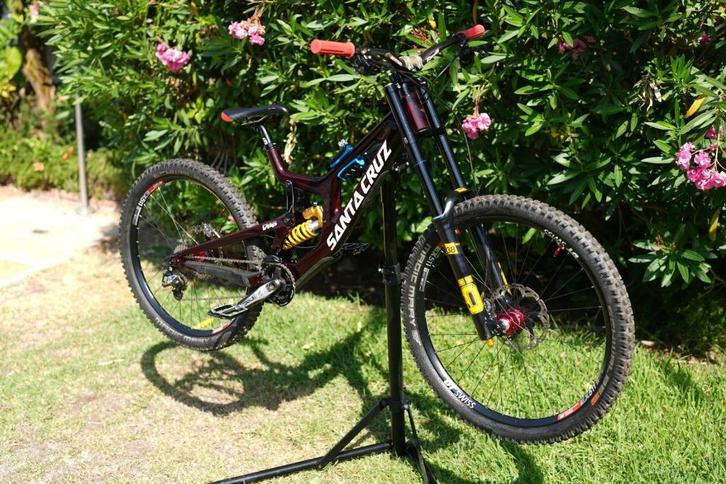 2023 Santa Cruz V10 L MX / Carbon CC DH / Downhillfiets, Fietsen en Brommers, Fietsen | Mountainbikes en ATB, Zo goed als nieuw