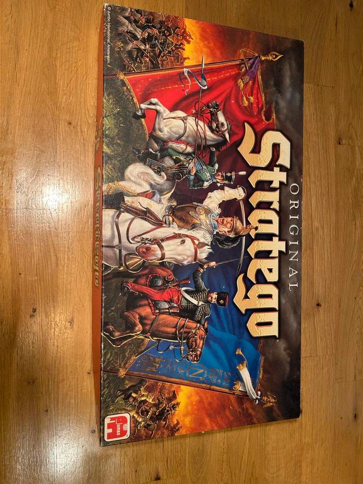 Stratego Bordspel - Klassieke Strategie!, Hobby en Vrije tijd, Gezelschapsspellen | Bordspellen, Gebruikt, Een of twee spelers