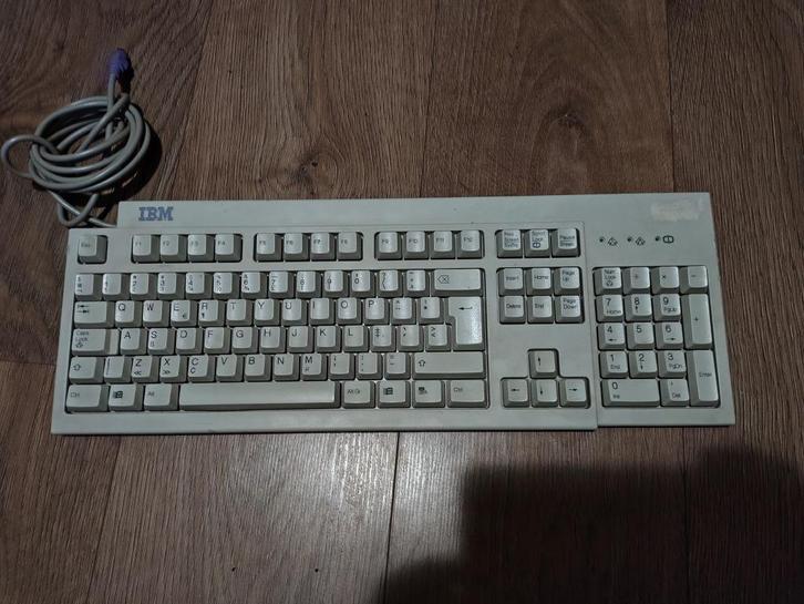 Ibm toetsenbord vintage, Computers en Software, Toetsenborden, Gebruikt, Qwerty, Verzenden