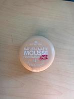 Essence Natural Matte Mousse Foundation - Nieuw!, Gehele gezicht, Beige, Nieuw, Ophalen of Verzenden