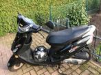 V clic scooter te koop, Fietsen en Brommers, Scooters | Peugeot, Ophalen, Overige modellen, Zo goed als nieuw, Benzine