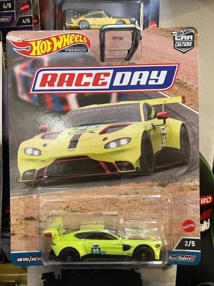 hot wheels Aston martin, Kinderen en Baby's, Speelgoed | Speelgoedvoertuigen, Nieuw, Ophalen of Verzenden
