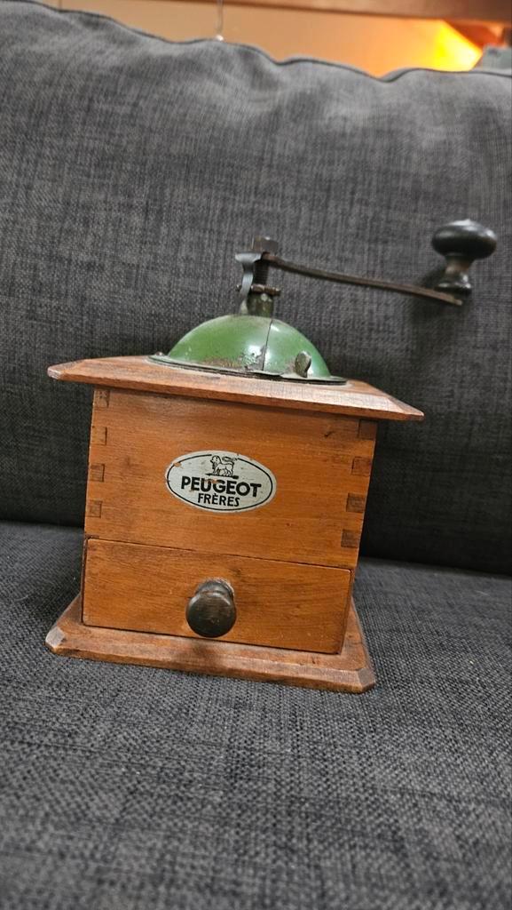 Antieke Peugeot Frères Koffiemolen, Antiek en Kunst, Antiek | Keukenbenodigdheden, Ophalen of Verzenden
