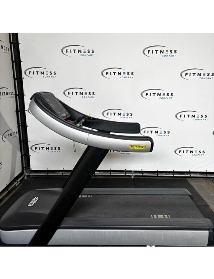Technogym Excite Run 700i Loopband | Treadmill, Sport en Fitness, Fitnessmaterialen, Gebruikt, Overige typen, Armen, Benen, Borst