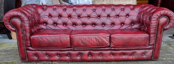 2x Chesterfield 3 zits bank ossenbloed rood + BEZORGING, Huis en Inrichting, Banken | Bankstellen, Zo goed als nieuw, Rechte bank