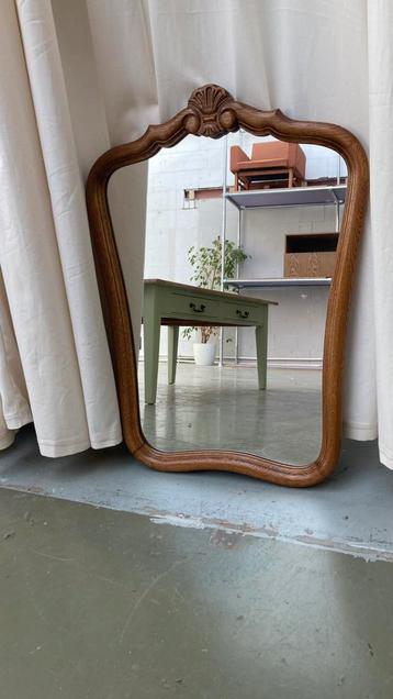 Verschilende spiegels beschikbaar voor biedingen