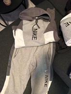 Nike pak, Kleding | Heren, Sportkleding, Maat 48/50 (M), Ophalen of Verzenden, Zo goed als nieuw, Grijs