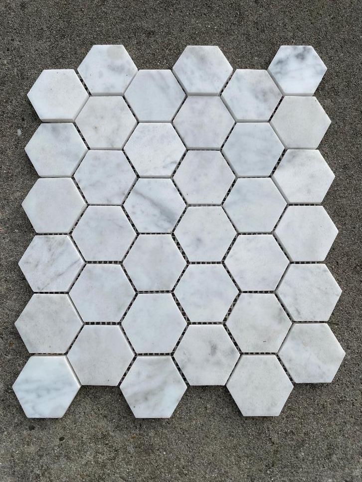 Partij van 35 m2 marmer carrara hexagon mozaiek tegels, Doe-het-zelf en Verbouw, Tegels, Nieuw, Wandtegels, Marmer, Minder dan 20 cm