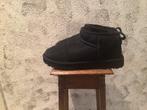 Originele zwarte ultra mini Uggs 38, Ophalen of Verzenden, Zo goed als nieuw, Zwart