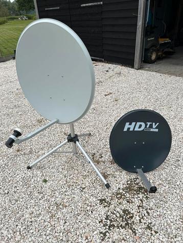 Schotel antenne 60 en 85 cm met digitale satelietfinder beschikbaar voor biedingen