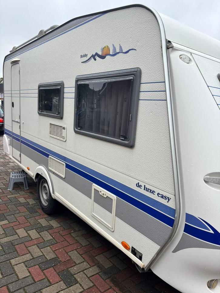 Hobby 30 bouwjaar 2004 nwe model, Caravans en Kamperen, Caravans, Bedrijf, tot en met 4, Rondzit, Hobby, Vast bed, 6 tot 7 meter