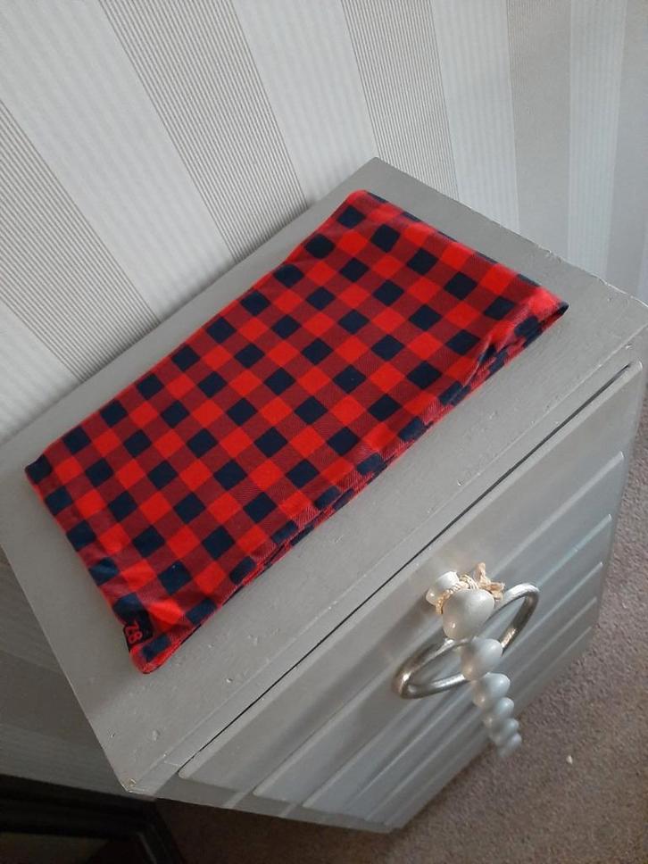 Z8 Borre-Red pepper sjaal sjawl., Kinderen en Baby's, Kinderkleding | Mutsen, Sjaals en Handschoenen, Zo goed als nieuw, Sjaal