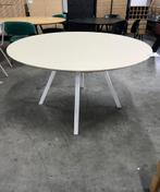 Studio Henk Eettafel 140 cm Beige HPL Fenix | Van €2629, nu, Studio Henk, Nieuw, Ophalen of Verzenden, Studio Henk