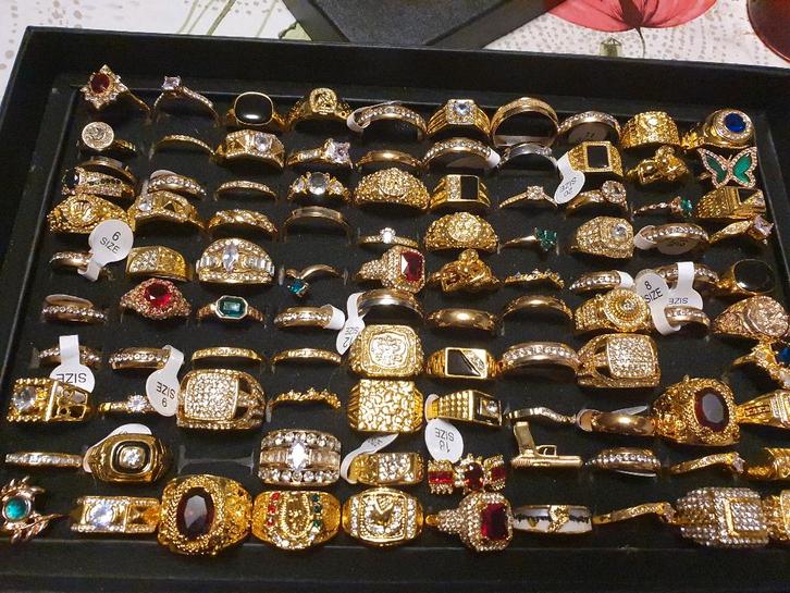 Partij ringen 125st wegens stoppen met markten en braderie, Sieraden, Tassen en Uiterlijk, Ringen, Nieuw, Dame of Heer, 17 tot 18