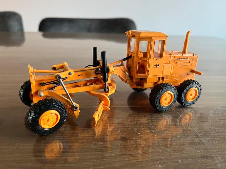 Komatsu 606.5A grader Diapet, Hobby en Vrije tijd, Modelauto's | 1:50, Gebruikt, Hijskraan, Tractor of Landbouw, Overige merken