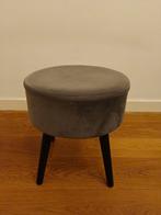 Grijze Stoffen Poef / Voetenbank, Ophalen, Hout, Minder dan 50 cm, Gebruikt