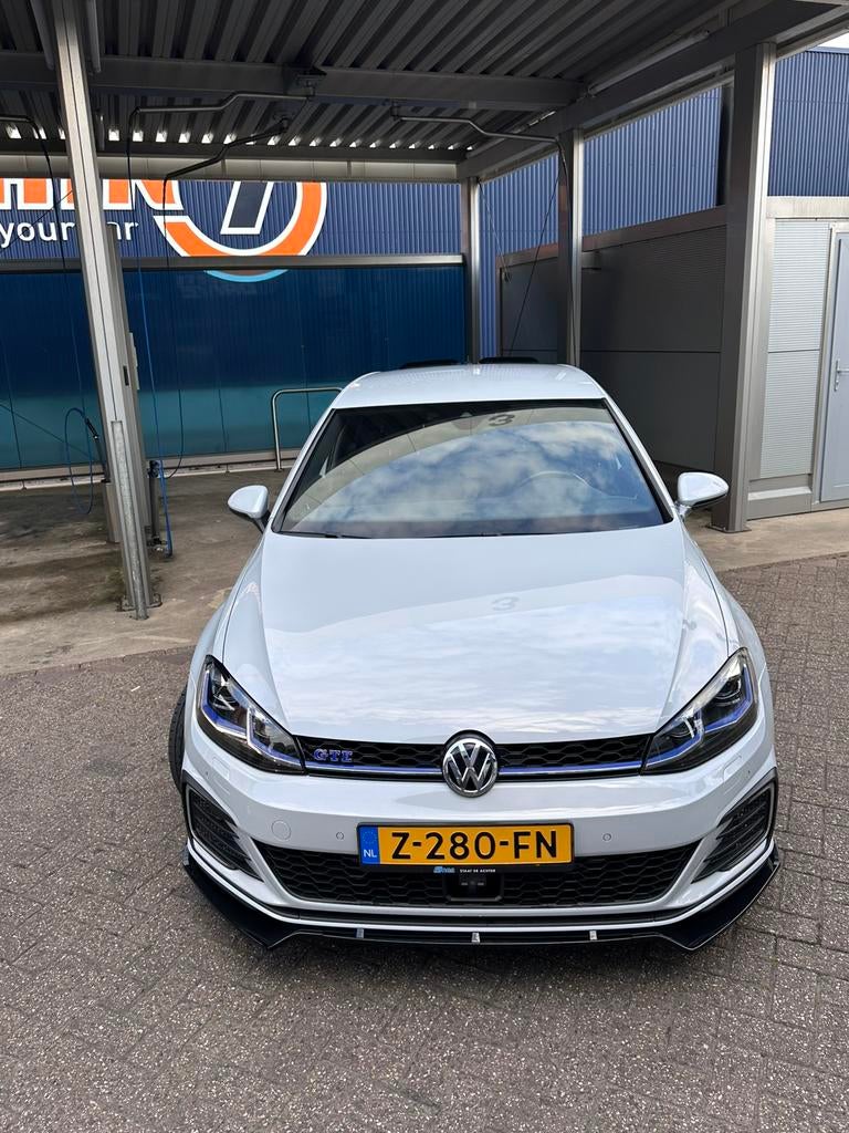 Volkswagen Golf 1.4 TSI Phev 204pk 5D DSG 2018 Wit, Auto's, Volkswagen, 4 cilinders, Wit, Plug-in hybride, 149 pk