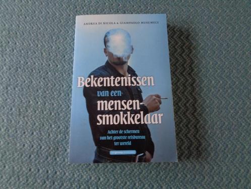 Bekentenissen van een mensensmokkelaar- Andrea di Nicola e.a, Boeken, Literatuur, Zo goed als nieuw, Wereld overig, Ophalen of Verzenden