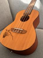 Linkshandige Ortega Concert Ukulele + luxe gitaartas, Muziek en Instrumenten, Snaarinstrumenten | Overige, Ophalen, Zo goed als nieuw