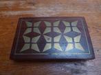 Vintage houten doosje met koperen inleg