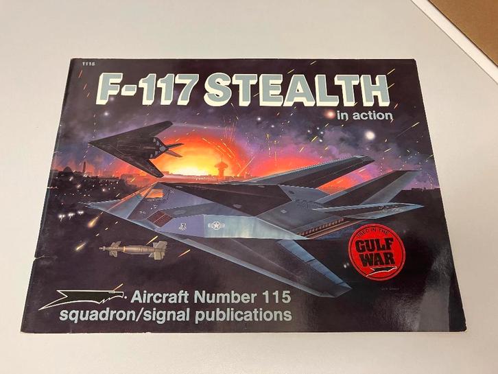 F-117 Stealth in Action, Boeken, Oorlog en Militair, Gelezen, Luchtmacht, 1945 tot heden, Ophalen of Verzenden