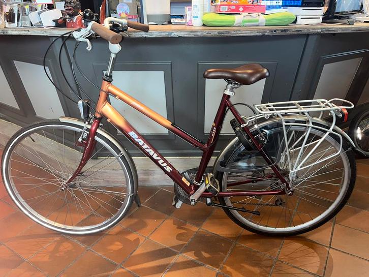 BATAVUS  YAKIMA 57cm ALU frame 3x8 speed nieuw zadel handvat, Fietsen en Brommers, Fietsen | Dames | Damesfietsen, Gebruikt, Batavus