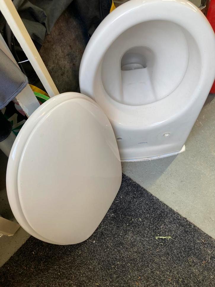 Inboureservoir met toiletpot, fontijn en kraan, Doe-het-zelf en Verbouw, Sanitair, Toilet, Rvs, Ophalen