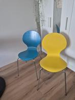 blauwe en gele multiplex en chromen stoelen, Ophalen, Gebruikt, Twee, Blauw