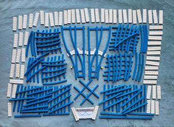 Lego trein 4,5 Volt blauwe rails, wissels, kruispunt, boekje beschikbaar voor biedingen