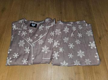 leuke pyjama maat L   c3 beschikbaar voor biedingen