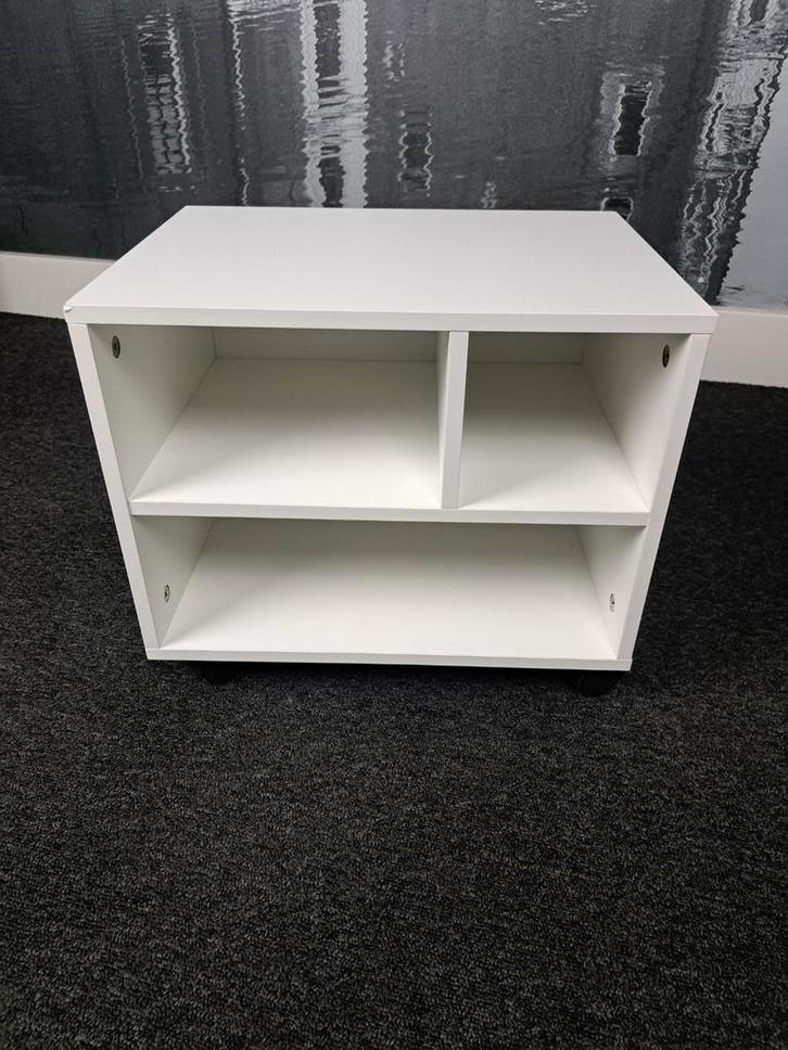 Laag kastje op wielen - Printertafel - Kantoor kast - Wit, Huis en Inrichting, Kasten | Computermeubels, Zo goed als nieuw, Minder dan 70 cm