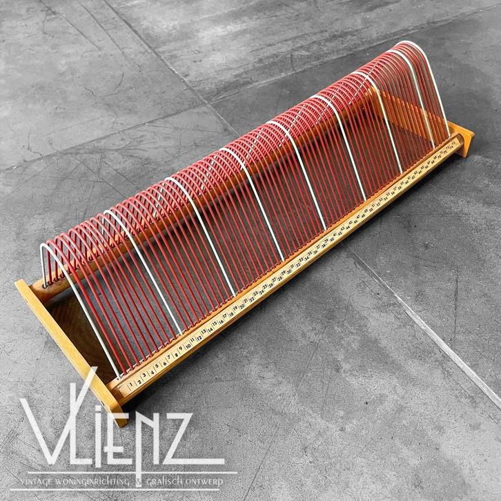 Vintage, retro singlerek, draad en hout voor 75 stuks vinyl, Verzamelen, Retro, Huis en Inrichting, Ophalen of Verzenden