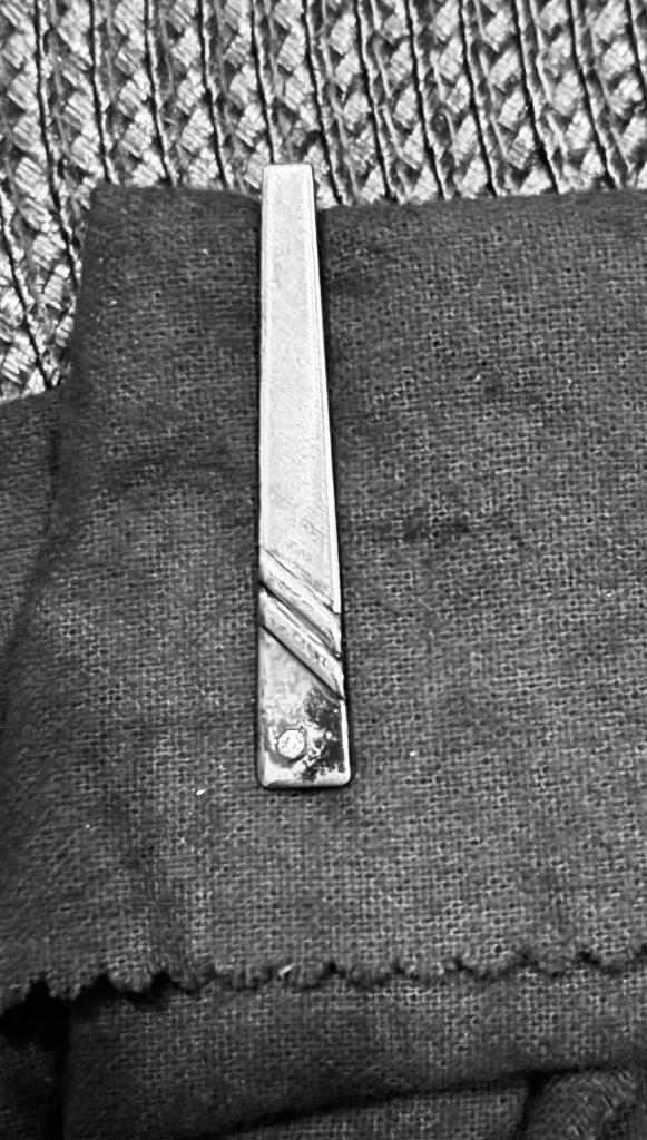 Zilveren dasspeld met glinsterend steentje modern design, Sieraden, Tassen en Uiterlijk, Broches, Zo goed als nieuw, Zilver, Zilver