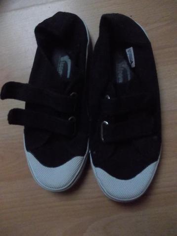 Schoenen(gym) van Teamcity met klittenband, maat 37. beschikbaar voor biedingen