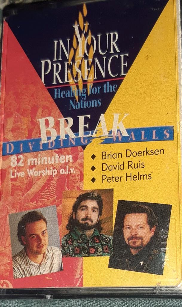 Zeldzame cassette gospel Break Dividing Walls peter helms, Cd's en Dvd's, Cassettebandjes, Gebruikt, Origineel, Religie en Gospel