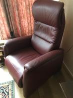 Elektrische verstelbare fauteuil Bordeaux kleur, Ophalen, Zo goed als nieuw, 50 tot 75 cm