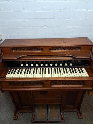 Harmonium / orgel American Organ Company beschikbaar voor biedingen