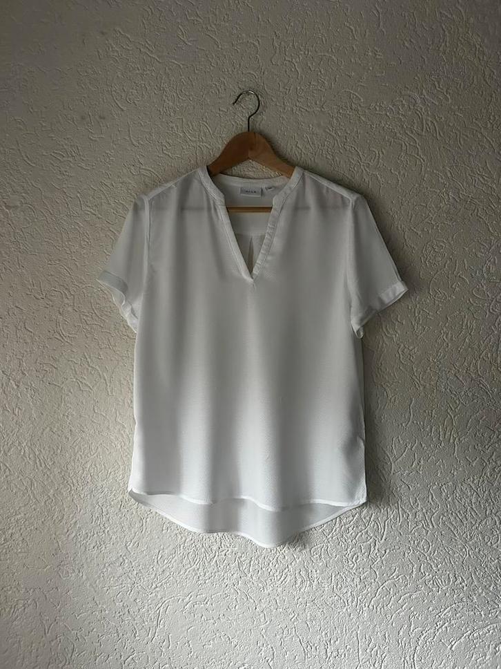 Witte top Vila (38), Kleding | Dames, Tops, Zo goed als nieuw, Maat 38/40 (M), Wit, Korte mouw, Ophalen of Verzenden