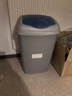 Grijze Afvalemmer met Pedaal, Ophalen, Kunststof, Gebruikt, Met pedaal