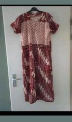 Indonesische batik jurk, Ophalen of Verzenden, Zo goed als nieuw, Onder de knie