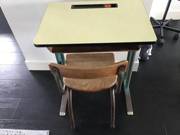Vintage schoolbankje 1958 tubax beschikbaar voor biedingen