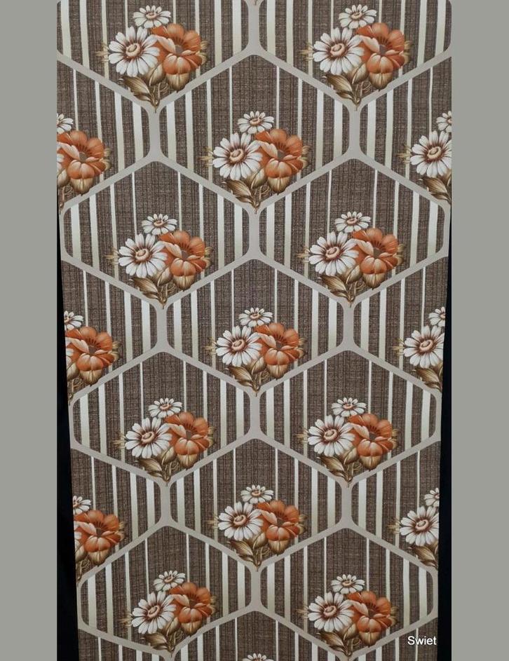 12517 zeshoek oranje bloemen behang jaren 70 swiet      , Huis en Inrichting, Stoffering | Behang, Oranje, 75 m² of meer, Ophalen of Verzenden
