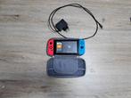 Nintendo Switch + Lader & Hoesje, Spelcomputers en Games, Spelcomputers | Nintendo Switch, Ophalen, Gebruikt, Met 1 controller